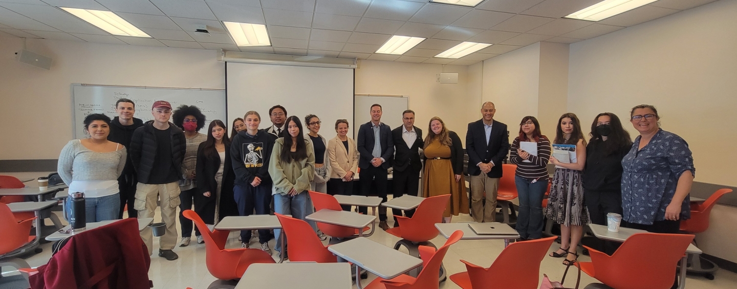 Students meeting with Recruiters